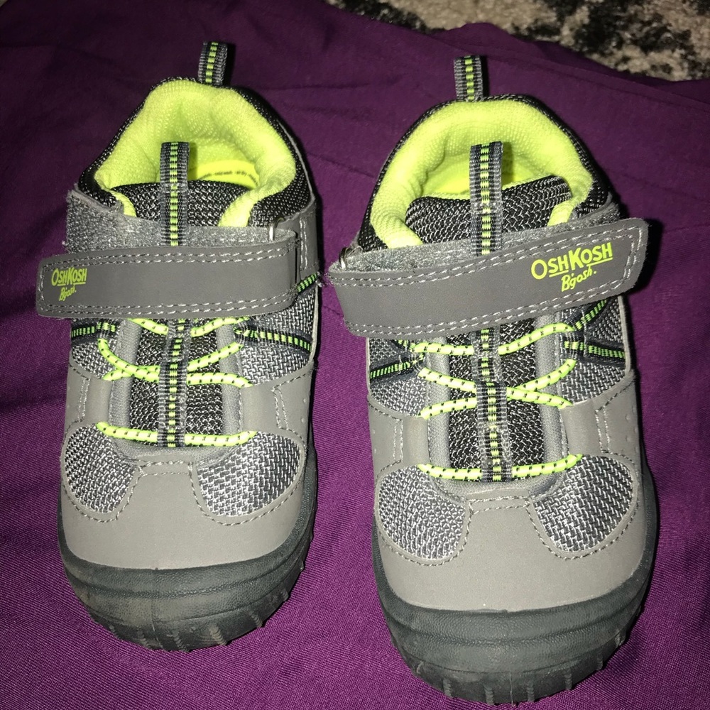 Boys shoes